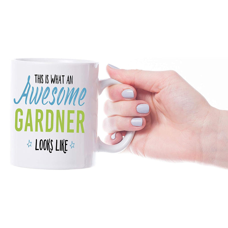 This is What an Awesome Gardener Looks Like' Mug - Perfect for Gardeners, Gardening Enthusiasts, Christmas, Secret Santa, Birthday Present